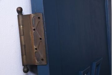 ペイント建具　ダイヤガラス　個性的なデザインが目を引く木製ドア(建具、扉)