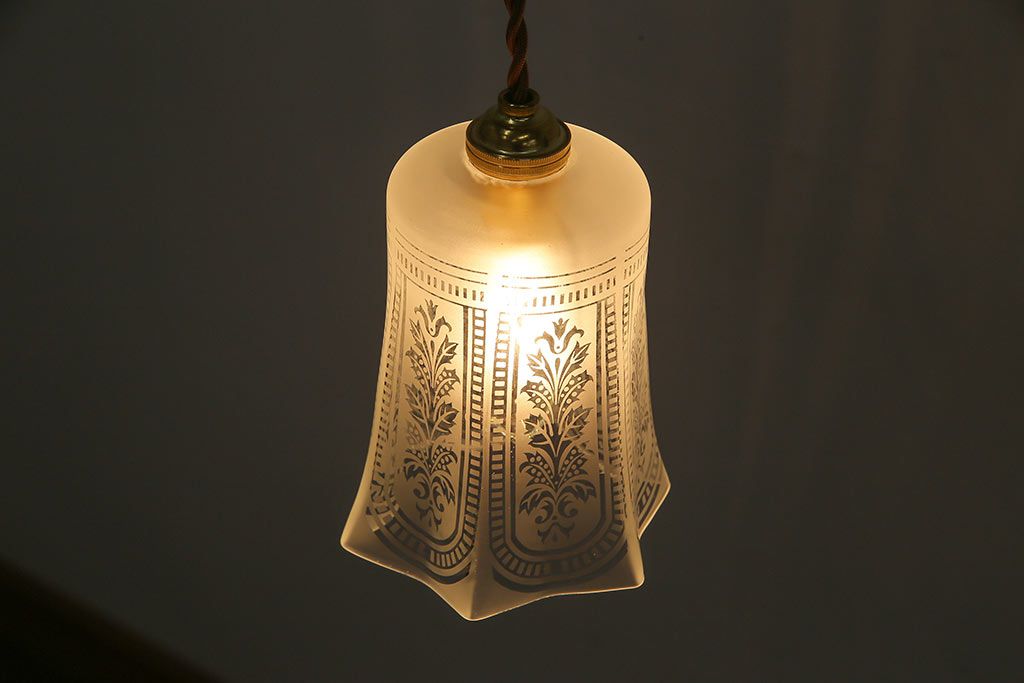 フランス製　エッチングガラスがおしゃれなペンダントライト(天井照明)