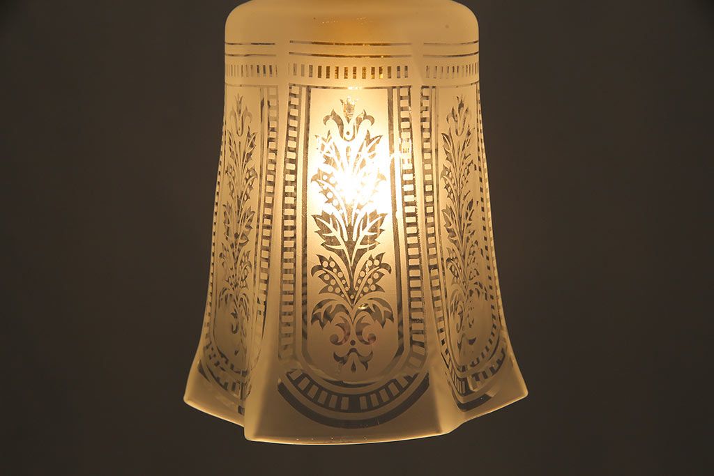 フランス製　エッチングガラスがおしゃれなペンダントライト(天井照明)