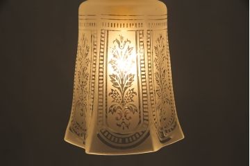 フランス製　エッチングガラスがおしゃれなペンダントライト(天井照明)