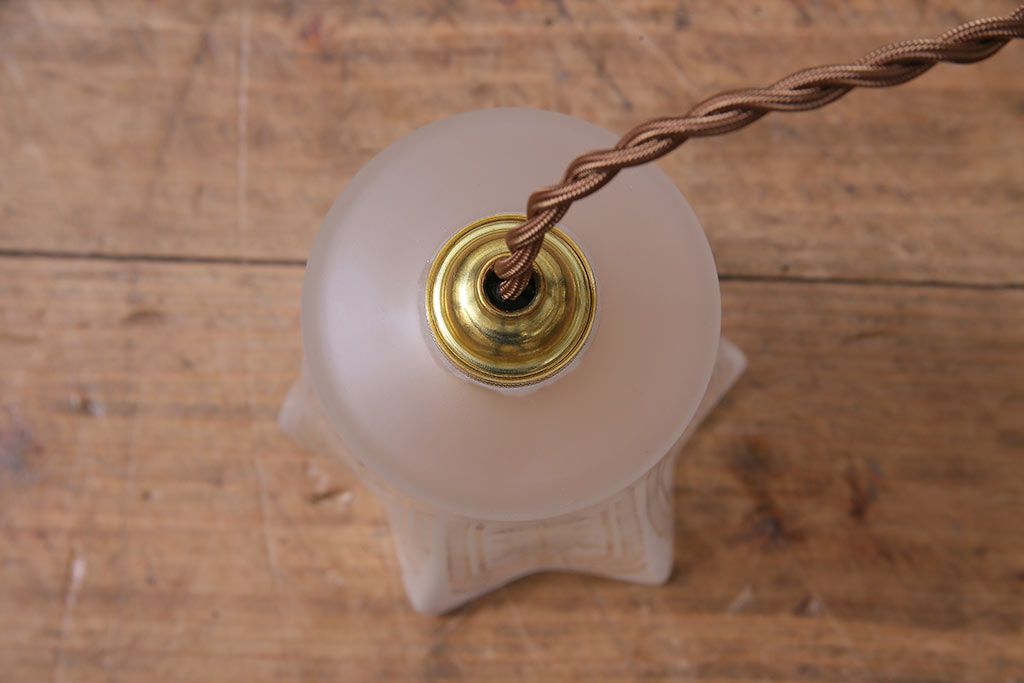 フランス製　エッチングガラスがおしゃれなペンダントライト(天井照明)