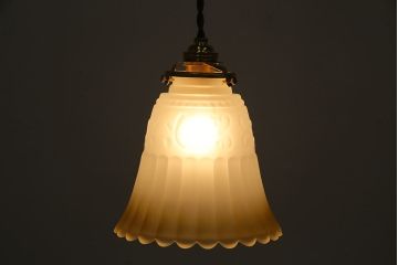 イギリス製　イエローカラーがアクセントの可憐なペンダントライト(天井照明)