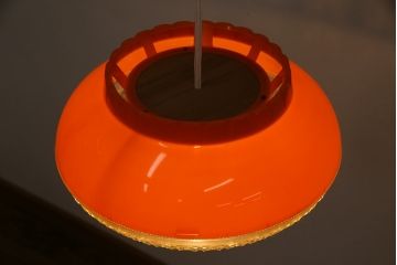 リメイク　レトロなカラーとデザインが魅力的なペンダントライト(天井照明、吊り下げ照明)