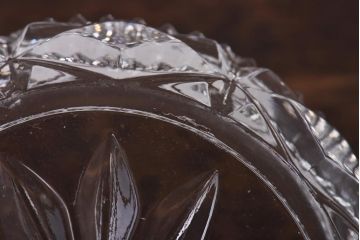 アンティーク雑貨　イギリスアンティーク　アクセサリーを魅せるプレスガラスのリングスタンド・大小2個セット