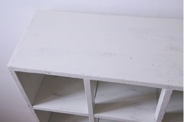 リメイク家具　ペイント　脚付き　フレンチシャビーなガラス入りマス目棚(飾り棚、陳列棚、ロッカー、ディスプレイ棚、店舗什器)(R-033183)