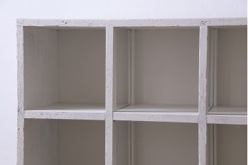 リメイク家具　ペイント　脚付き　フレンチシャビーなガラス入りマス目棚(飾り棚、陳列棚、ロッカー、ディスプレイ棚、店舗什器)(R-033183)