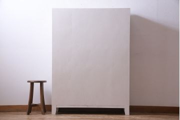 リメイク家具　ペイント　脚付き　フレンチシャビーなガラス入りマス目棚(飾り棚、陳列棚、ロッカー、ディスプレイ棚、店舗什器)(R-033183)
