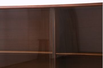 ヴィンテージ家具　北欧ビンテージ　チーク材　すっきりとした佇まいのディスプレイラック(ローボード、飾り棚)