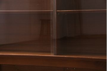 ヴィンテージ家具　北欧ビンテージ　チーク材　すっきりとした佇まいのディスプレイラック(ローボード、飾り棚)