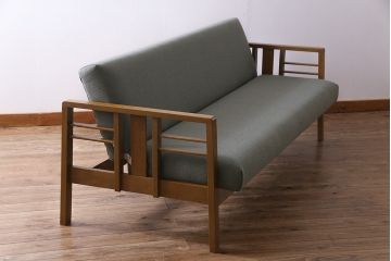 レトロ家具　昭和初期　なめらかな木肌とシンプルなデザインが魅力のソファベッド(3人掛けソファ)