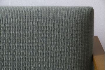 レトロ家具　昭和初期　なめらかな木肌とシンプルなデザインが魅力のソファベッド(3人掛けソファ)