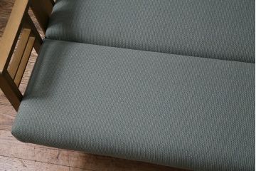 レトロ家具　昭和初期　なめらかな木肌とシンプルなデザインが魅力のソファベッド(3人掛けソファ)