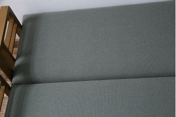 レトロ家具　昭和初期　なめらかな木肌とシンプルなデザインが魅力のソファベッド(3人掛けソファ)