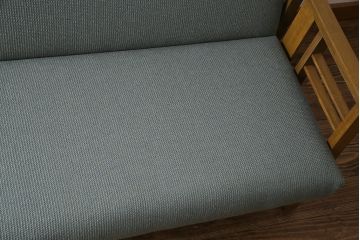 レトロ家具　昭和初期　なめらかな木肌とシンプルなデザインが魅力のソファベッド(3人掛けソファ)
