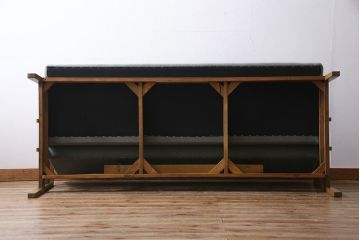 レトロ家具　昭和初期　なめらかな木肌とシンプルなデザインが魅力のソファベッド(3人掛けソファ)