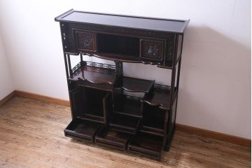 中古　民芸家具　縞黒檀無垢材　牡丹　艶やかな質感が高級感漂う飾り棚(茶棚、収納棚)