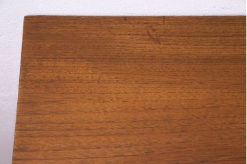 ヴィンテージ家具　北欧ビンテージ　チーク材　スクエア型の取っ手がかわいらしいワークデスク(両袖机、在宅ワーク、在宅用)