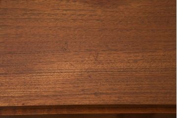 ヴィンテージ家具　北欧ビンテージ　チーク材　スクエア型の取っ手がかわいらしいワークデスク(両袖机、在宅ワーク、在宅用)