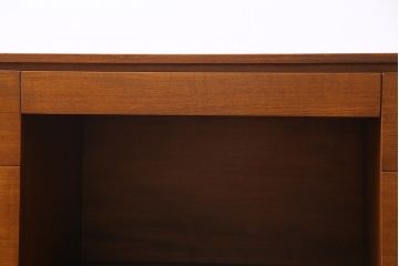 ヴィンテージ家具　北欧ビンテージ　チーク材　スクエア型の取っ手がかわいらしいワークデスク(両袖机、在宅ワーク、在宅用)