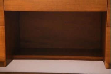 ヴィンテージ家具　北欧ビンテージ　チーク材　スクエア型の取っ手がかわいらしいワークデスク(両袖机、在宅ワーク、在宅用)