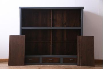 ペイント家具　レトロな雰囲気漂うダークトーンの戸棚(収納棚、食器棚、キャビネット)