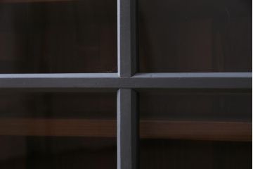 ペイント家具　レトロな雰囲気漂うダークトーンの戸棚(収納棚、食器棚、キャビネット)