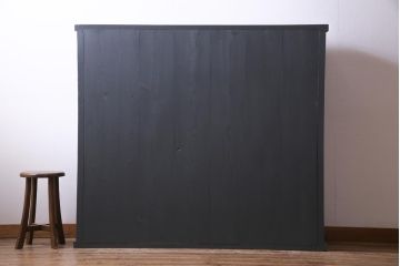 ペイント家具　レトロな雰囲気漂うダークトーンの戸棚(収納棚、食器棚、キャビネット)