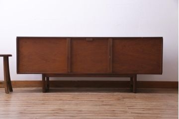 ヴィンテージ家具　北欧ビンテージ　チーク材　褐色の木肌と洗練されたデザインの両袖デスク(机、在宅ワーク、在宅用サイドボード)