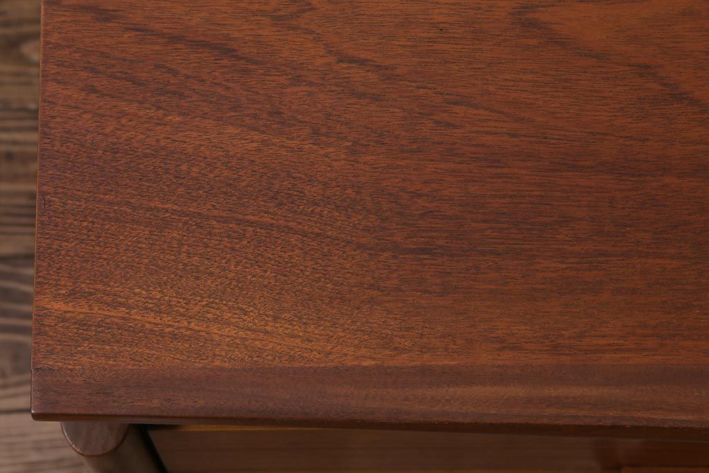 北欧ビンテージ家具　チーク材　ユニークなデザインの両袖デスク(机、在宅ワーク、在宅用サイドボード)