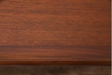 北欧ビンテージ家具　チーク材　ユニークなデザインの両袖デスク(机、在宅ワーク、在宅用サイドボード)