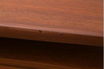 北欧ビンテージ家具　チーク材　ユニークなデザインの両袖デスク(机、在宅ワーク、在宅用サイドボード)