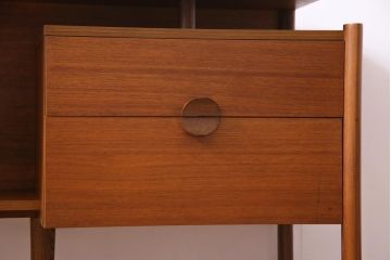 北欧ビンテージ家具　チーク材　ユニークなデザインの両袖デスク(机、在宅ワーク、在宅用サイドボード)