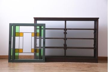 ラフジュ工房オリジナル　両面ガラス　色ガラス入りステンドグラスの戸棚(収納棚、サイドボード)(1)