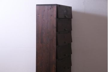 アンティーク家具　リメイク品　前面松材　古材の風合いが味わい深いパタパタ扉のキャビネット(7段タイプ)(戸棚、下駄箱、収納棚)