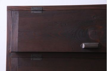 アンティーク家具　リメイク品　前面松材　古材の風合いが味わい深いパタパタ扉のキャビネット(7段タイプ)(戸棚、下駄箱、収納棚)