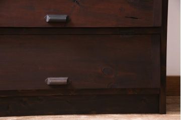 アンティーク家具　リメイク品　前面松材　古材の風合いが味わい深いパタパタ扉のキャビネット(7段タイプ)(戸棚、下駄箱、収納棚)