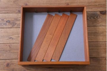 ヴィンテージ家具　北欧ビンテージ　チーク材　G-plan(ジープラン)　スタイリッシュなデザインのサイドボード(サイドキャビネット)