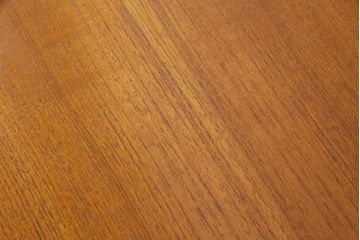 ヴィンテージ家具　北欧ビンテージ　チーク材　G-plan(ジープラン)　スタイリッシュなデザインのサイドボード(サイドキャビネット)