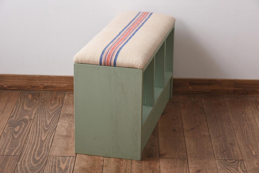 リメイク家具　ペイント　収納棚が便利なクッションベンチ(飾り棚)