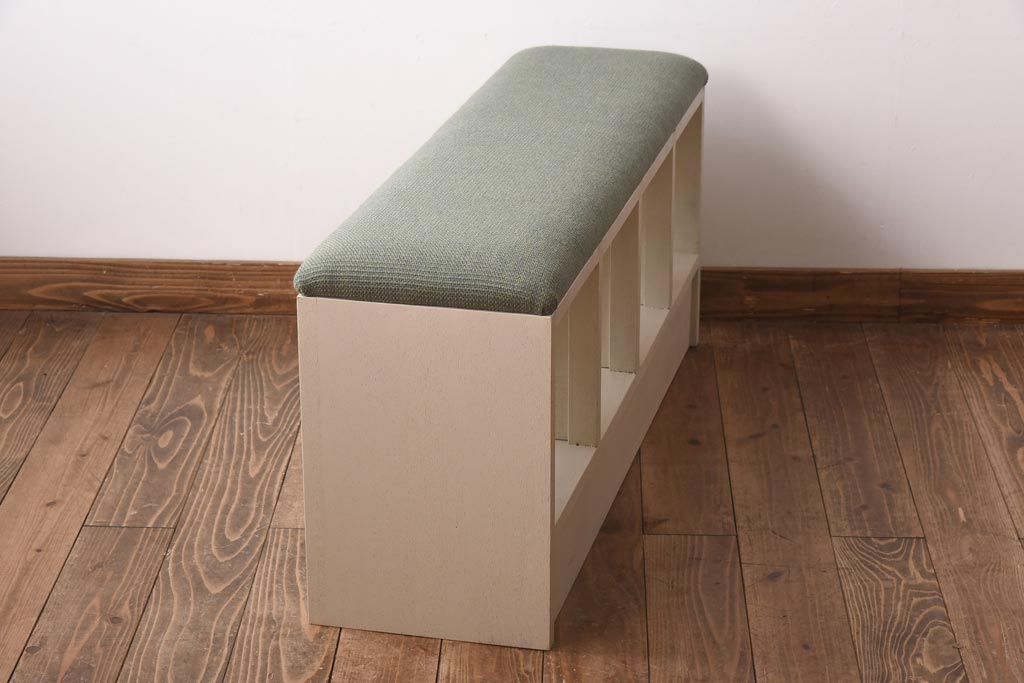 リメイク家具　ペイント　シャビーな雰囲気がお洒落な収納棚付きベンチ