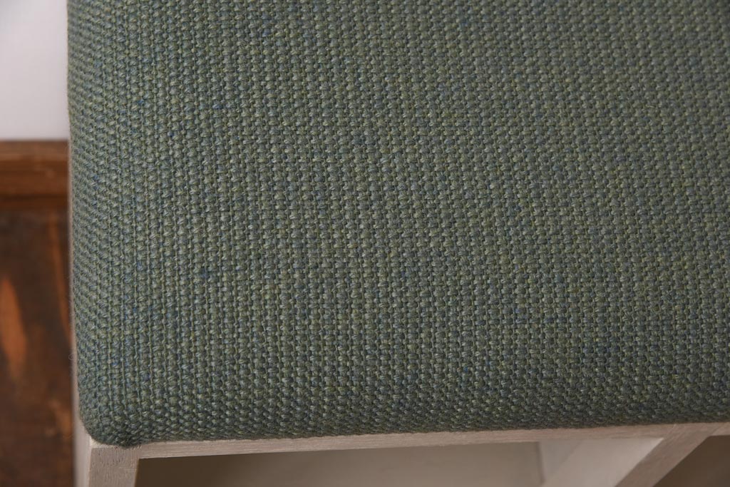 リメイク家具　ペイント　シャビーな雰囲気がお洒落な収納棚付きベンチ