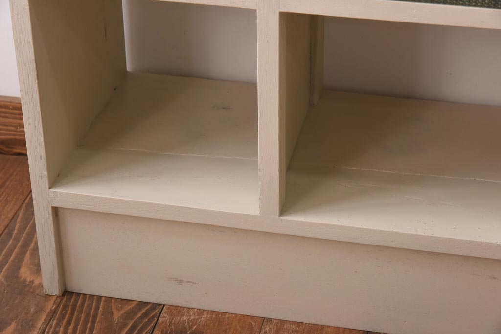 リメイク家具　ペイント　シャビーな雰囲気がお洒落な収納棚付きベンチ