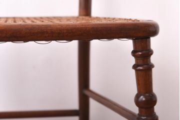 アンティーク雑貨　ジャンク品　イギリスアンティーク　細かなデザインが美しいチェア型飾り台(ディスプレイ)