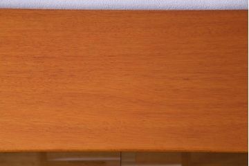 ヴィンテージ家具　イギリスビンテージ　ナチュラルな木味が魅力的なブックケース(戸棚、飾り棚、本箱)