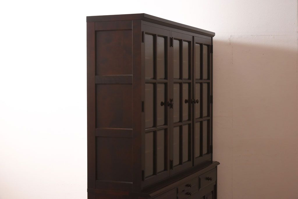 中古　北海道民芸家具　OM168特注品　カバ材の木目が美しい収納棚(食器棚、カップボード)(定価約90万円〜)