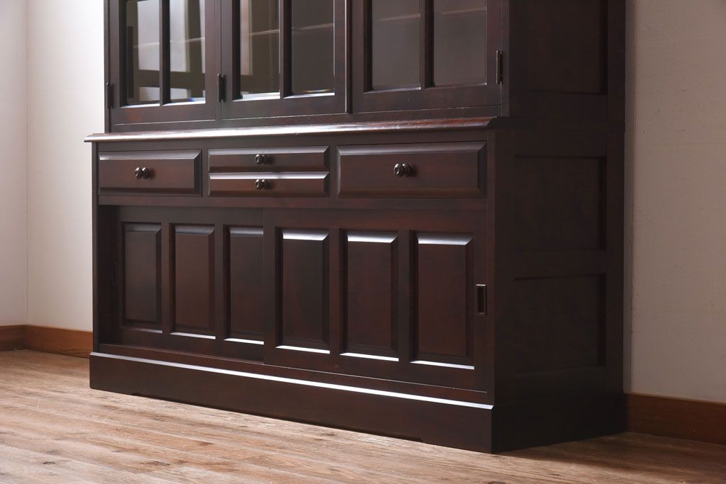 中古　北海道民芸家具　OM168特注品　カバ材の木目が美しい収納棚(食器棚、カップボード)(定価約90万円〜)