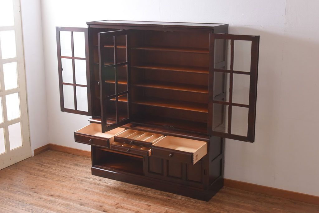 中古　北海道民芸家具　OM168特注品　カバ材の木目が美しい収納棚(食器棚、カップボード)(定価約90万円〜)