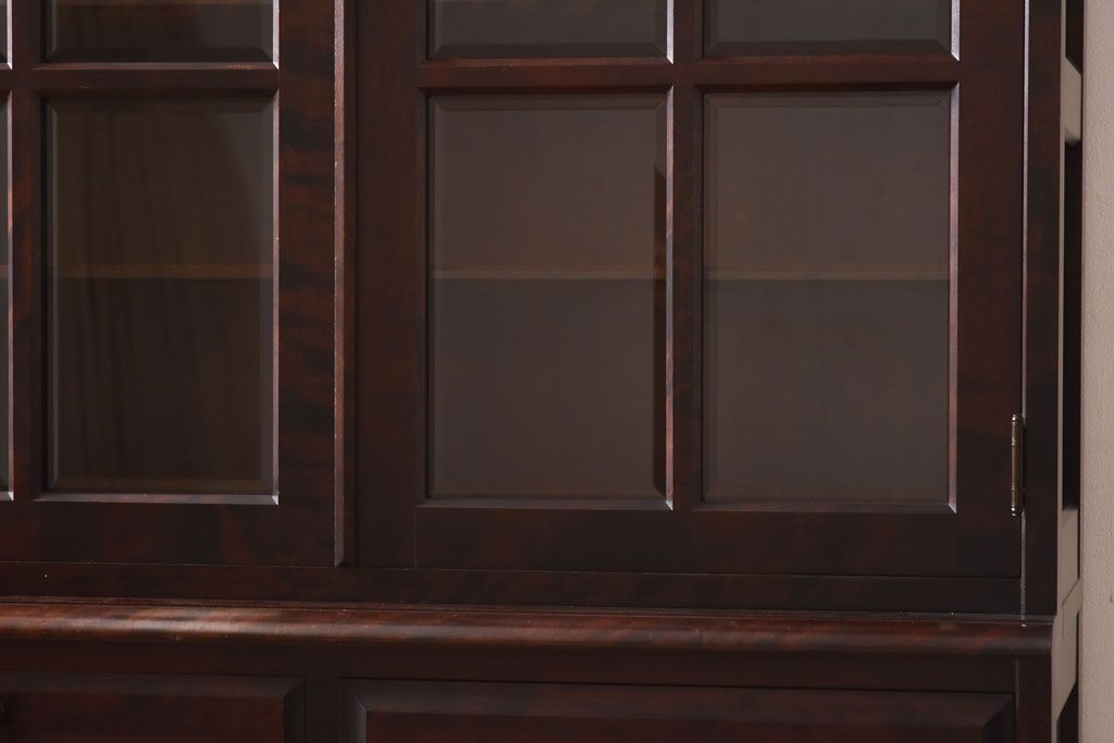 中古　北海道民芸家具　OM168特注品　カバ材の木目が美しい収納棚(食器棚、カップボード)(定価約90万円〜)