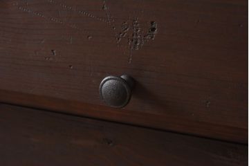 リメイク家具　前面松材　古材の風合いが味わい深いパタパタ扉の脚付きキャビネット(7段タイプ)(戸棚、下駄箱、収納棚)