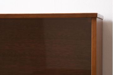 ビンテージ　北欧家具　チーク材　上品な佇まいが魅力のガラス引き戸キャビネット(収納棚、飾り棚、ディスプレイラック)